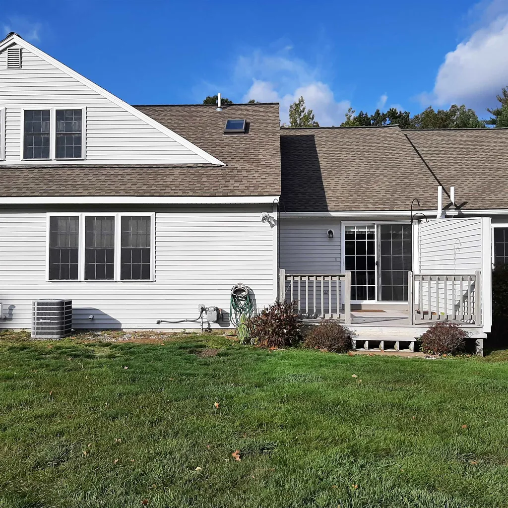 54 Saint John Lane Hampstead NH 03841