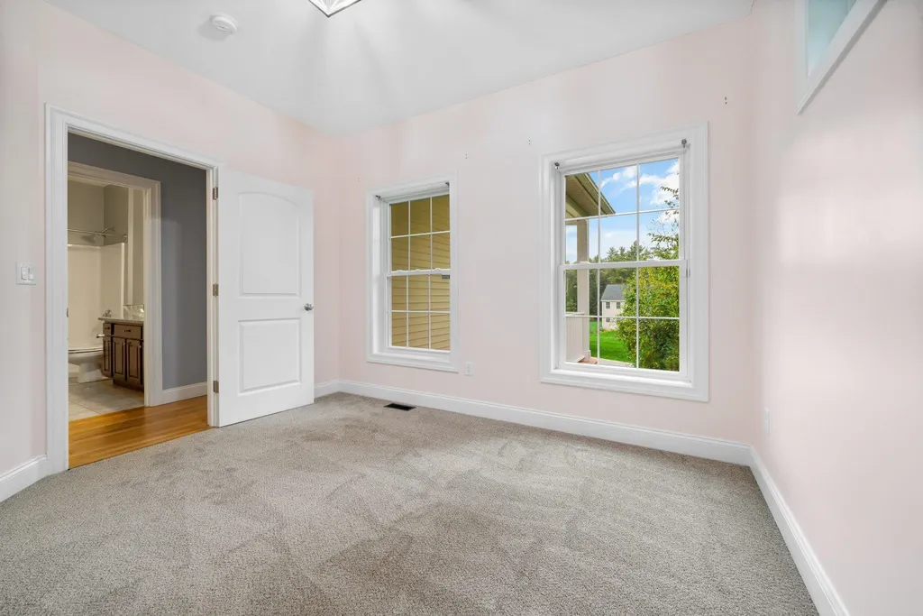 67 Olde Bridge Lane Epping NH 03042