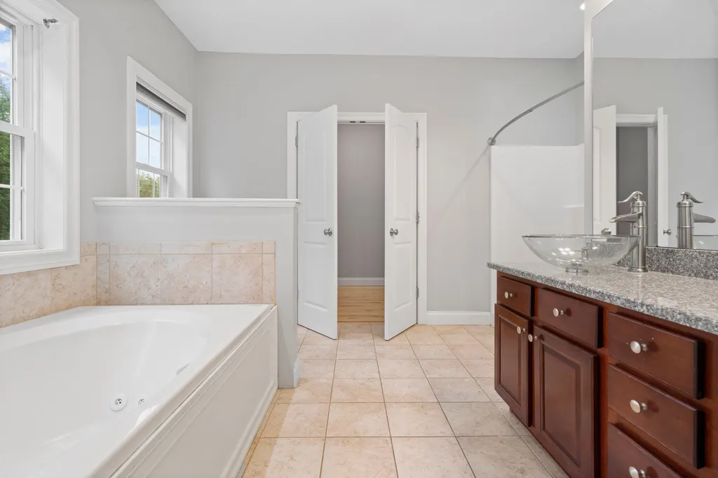 67 Olde Bridge Lane Epping NH 03042