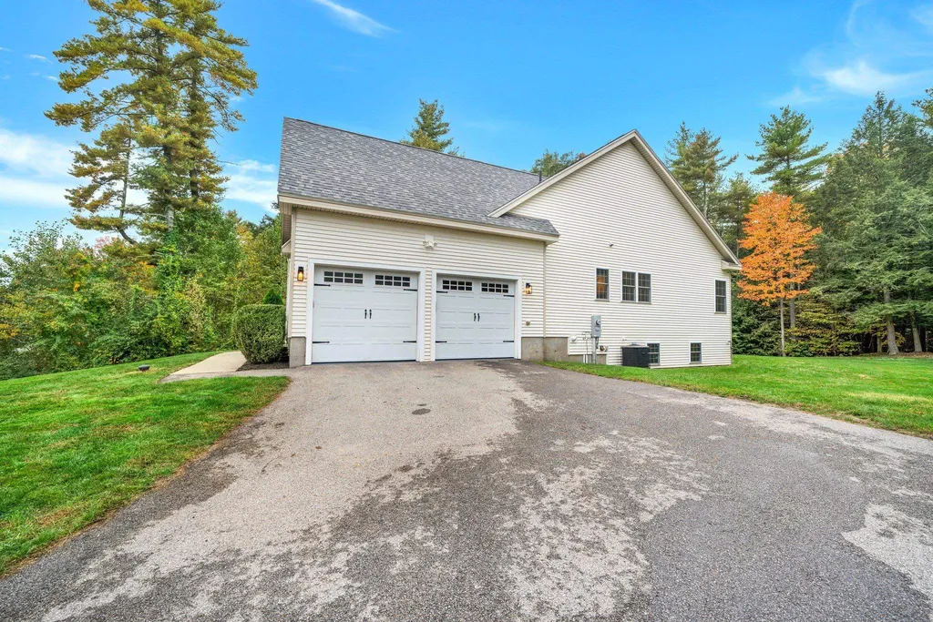 67 Olde Bridge Lane Epping NH 03042