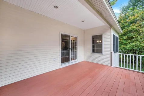 67 Olde Bridge Lane Epping NH 03042
