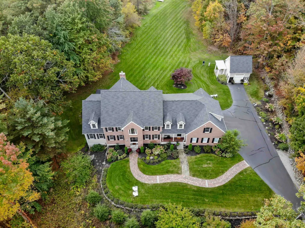 7 High Meadow Lane Amherst NH 03031