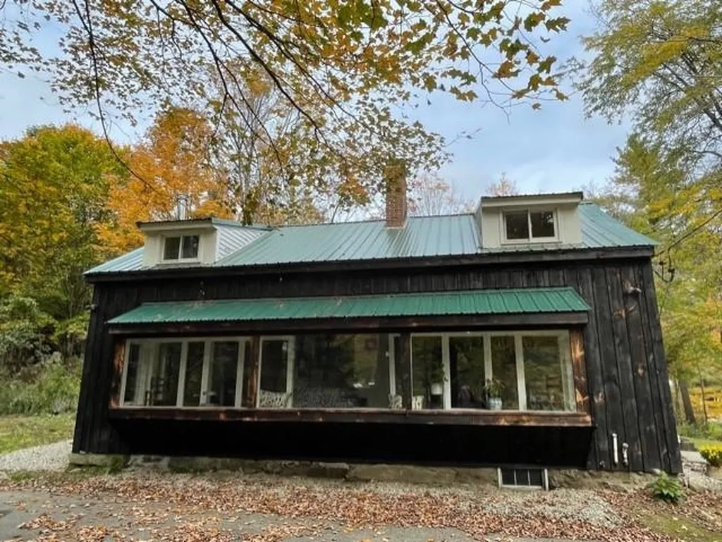 21 Shindagan Road Wilmot NH 03287