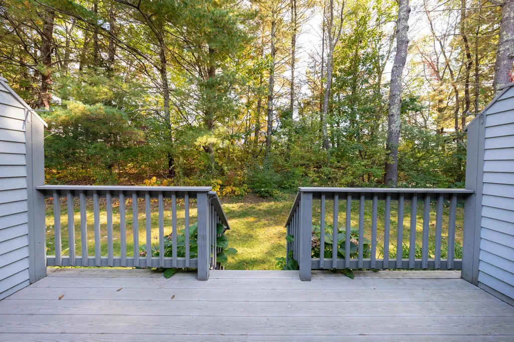 17 Glengarry Drive Stratham NH 03885
