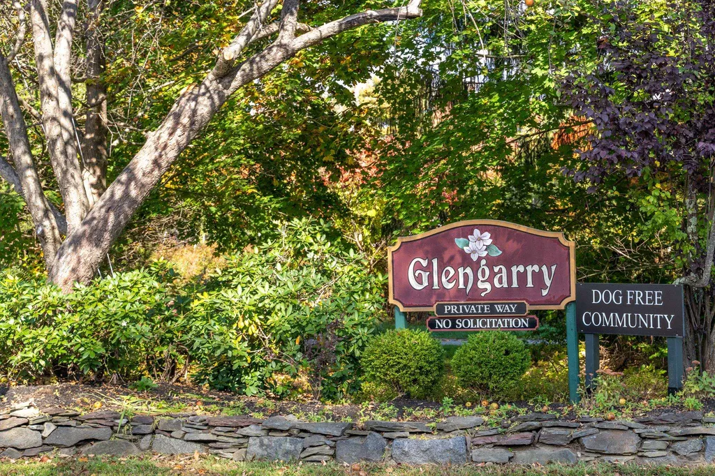 17 Glengarry Drive Stratham NH 03885