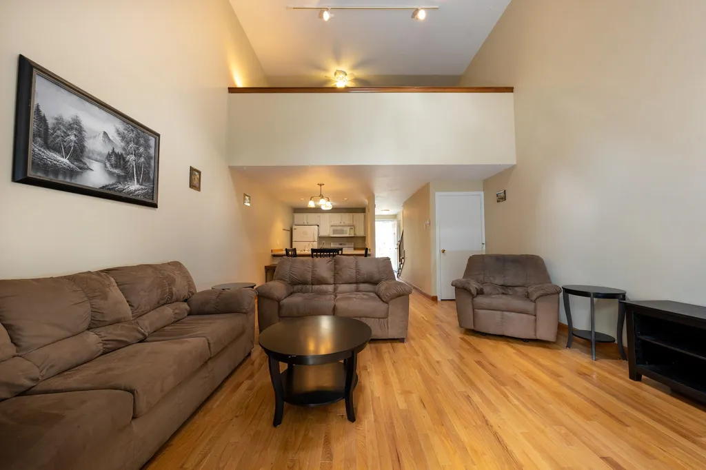 17 Glengarry Drive Stratham NH 03885