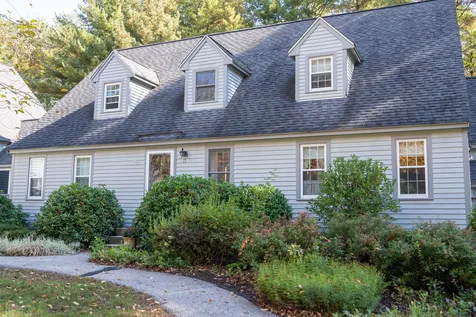 17 Glengarry Drive Stratham NH 03885
