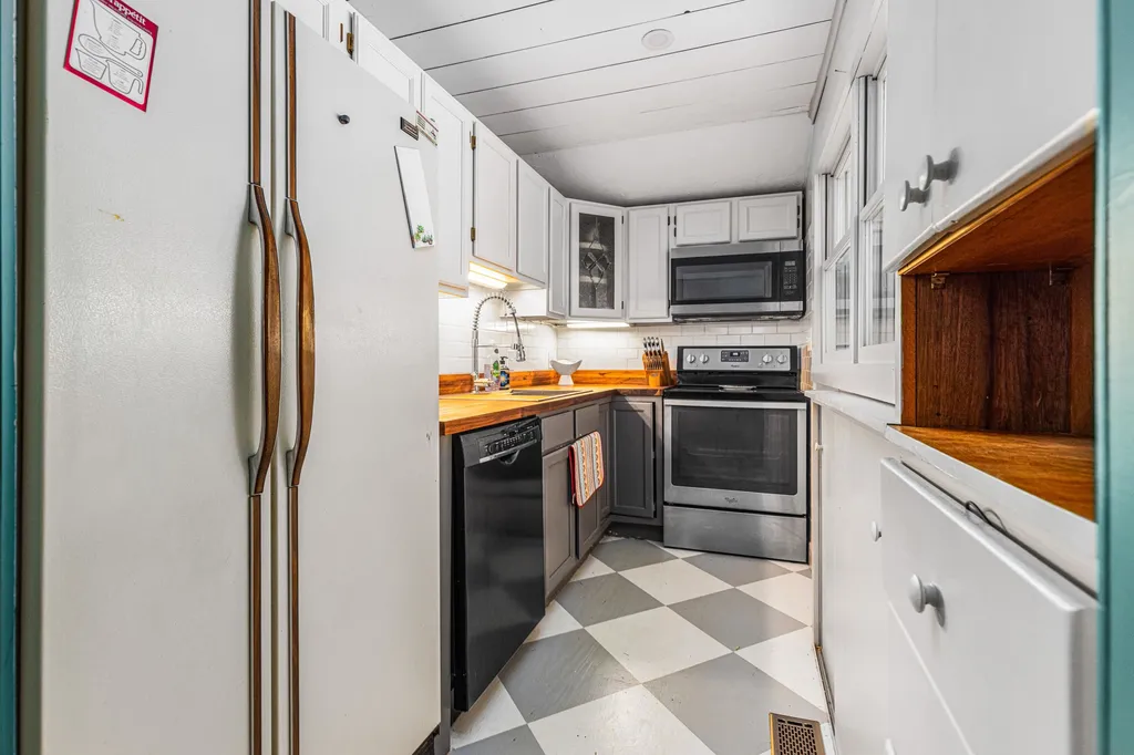 39 Crank Road Hampton Falls NH 03844