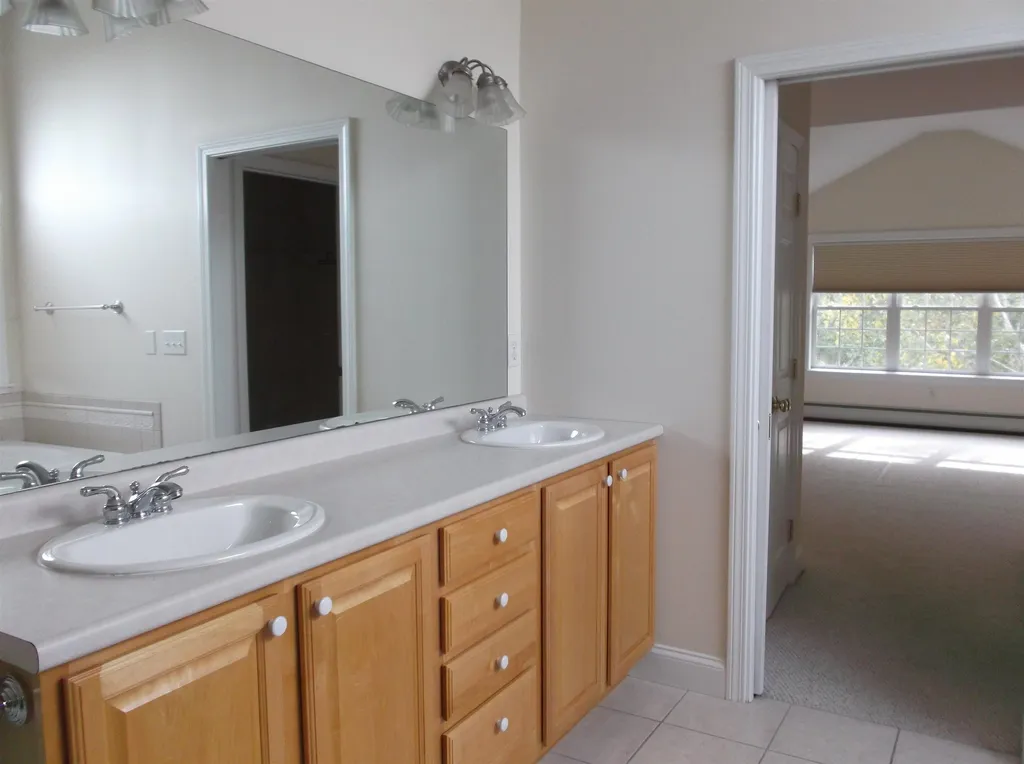 87 Irish Cove Road South Burlington VT 05403