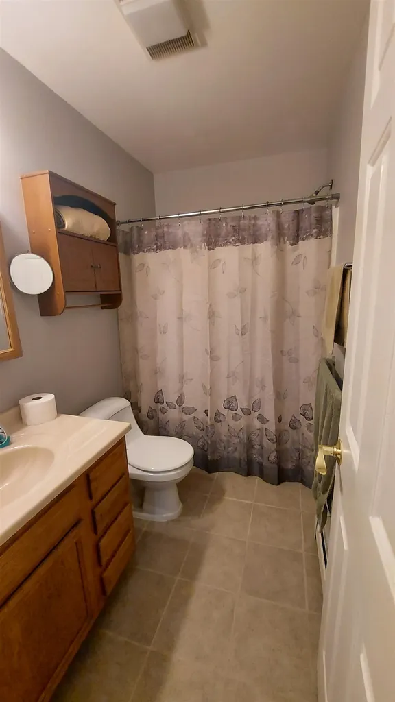 38 Truell Road Hartford VT 05001