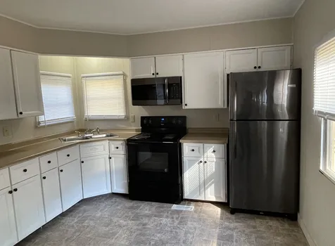 26 Bond Street Franklin NH 03235