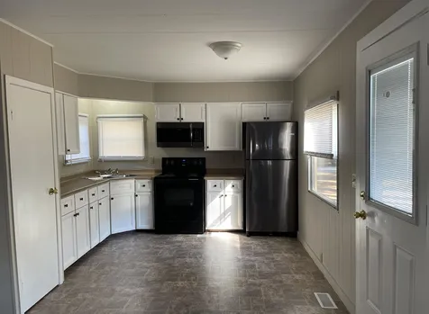 26 Bond Street Franklin NH 03235