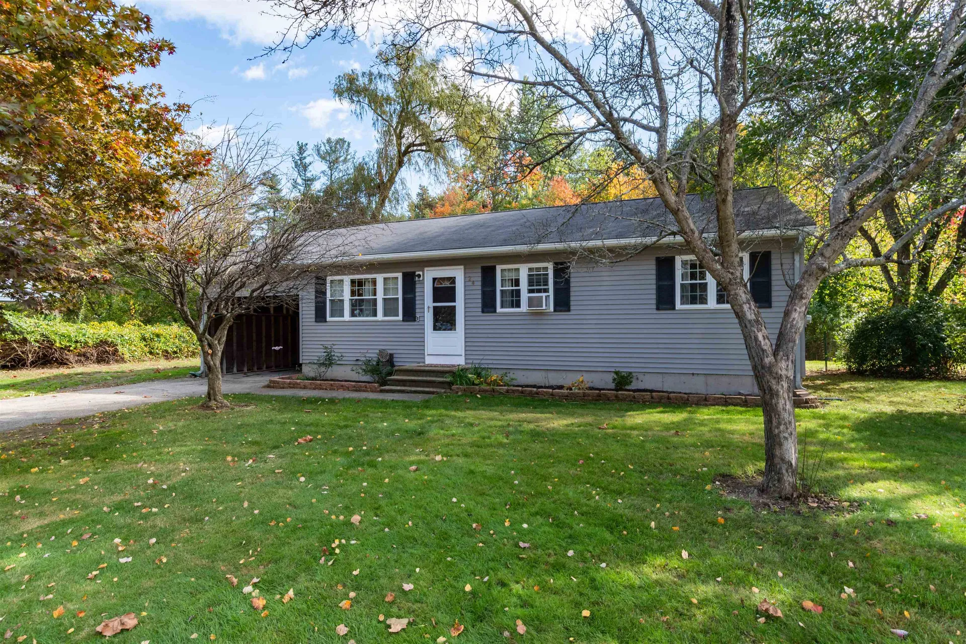 24 Meadowbrook Drive Nashua NH 03062