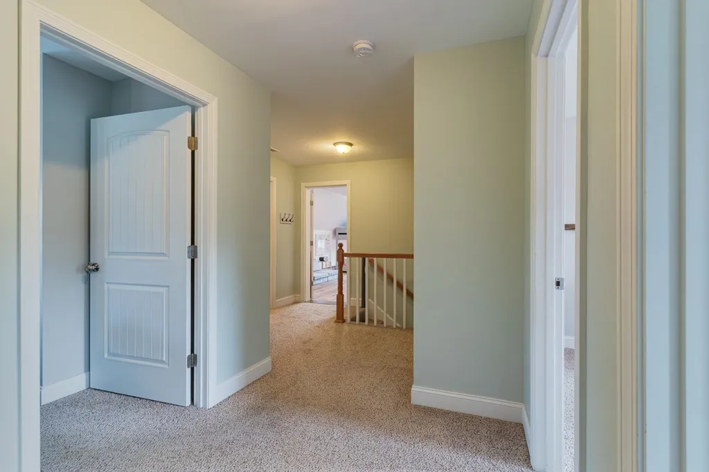2 Apple Way Epping NH 03042
