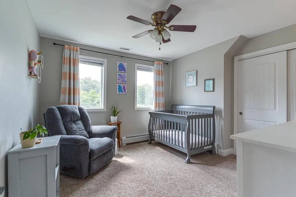 2 Apple Way Epping NH 03042