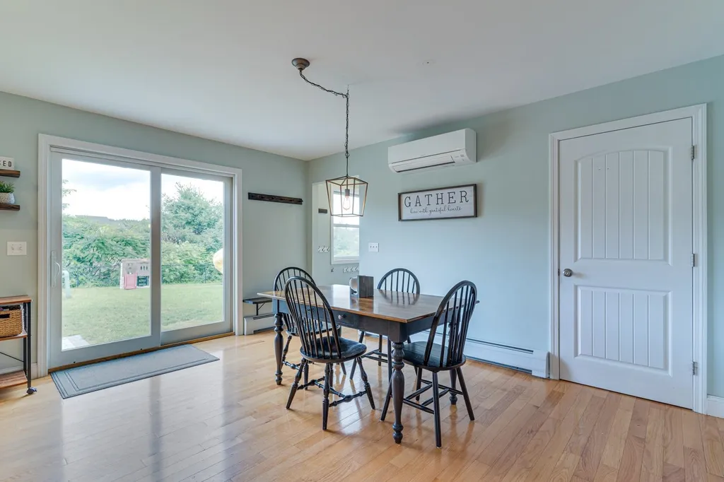 2 Apple Way Epping NH 03042
