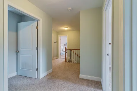 2 Apple Way Epping NH 03042