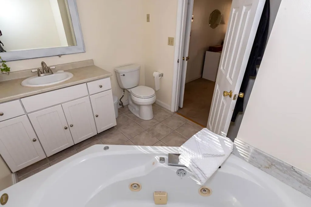 6 Diamond Drive Derry NH 03038