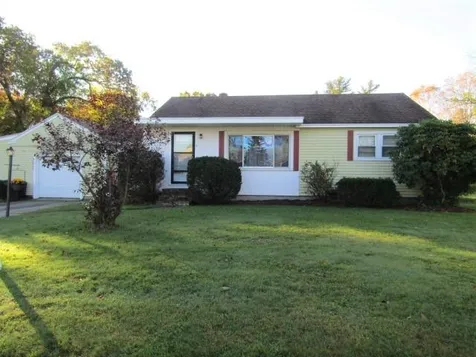 5 Cottage Street Kingston NH 03848