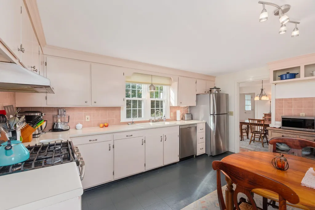 62 Kaufmann Drive Peterborough NH 03458