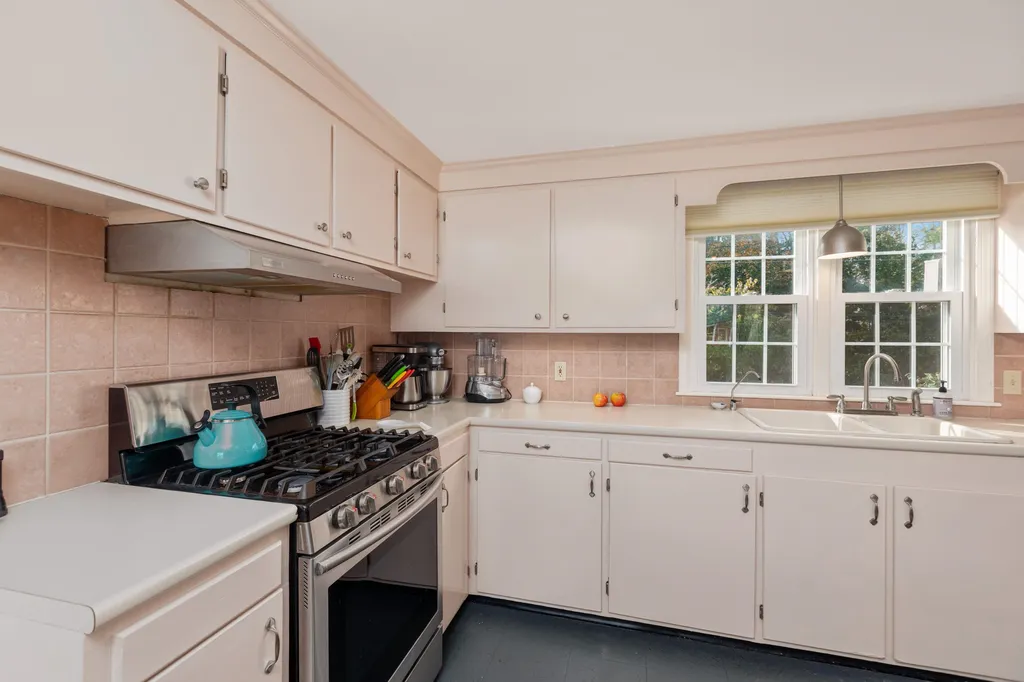 62 Kaufmann Drive Peterborough NH 03458