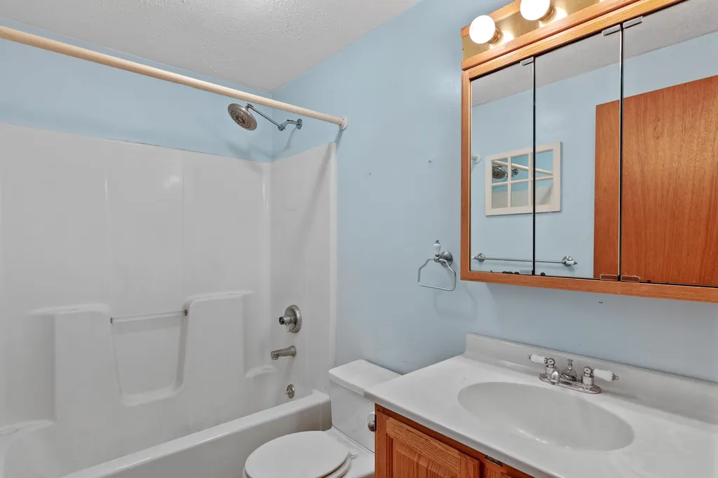 130 Morse Road Manchester NH 03104