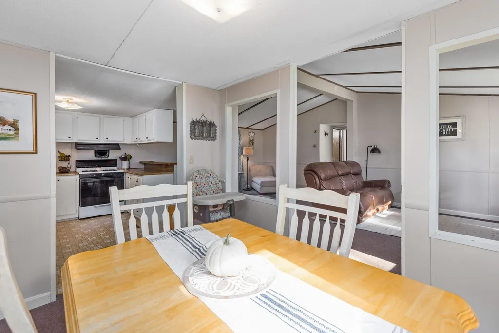 137 Union Road Stratham NH 03885