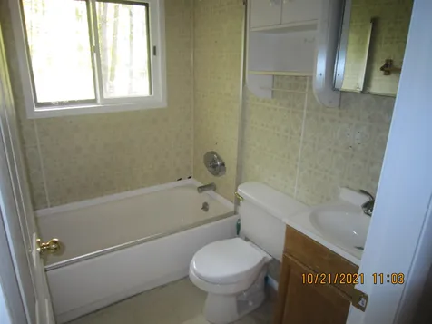 18 Bishops Gate Road Wolfeboro NH 03894