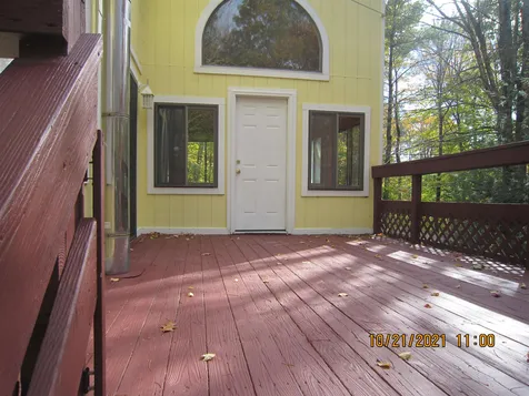 18 Bishops Gate Road Wolfeboro NH 03894