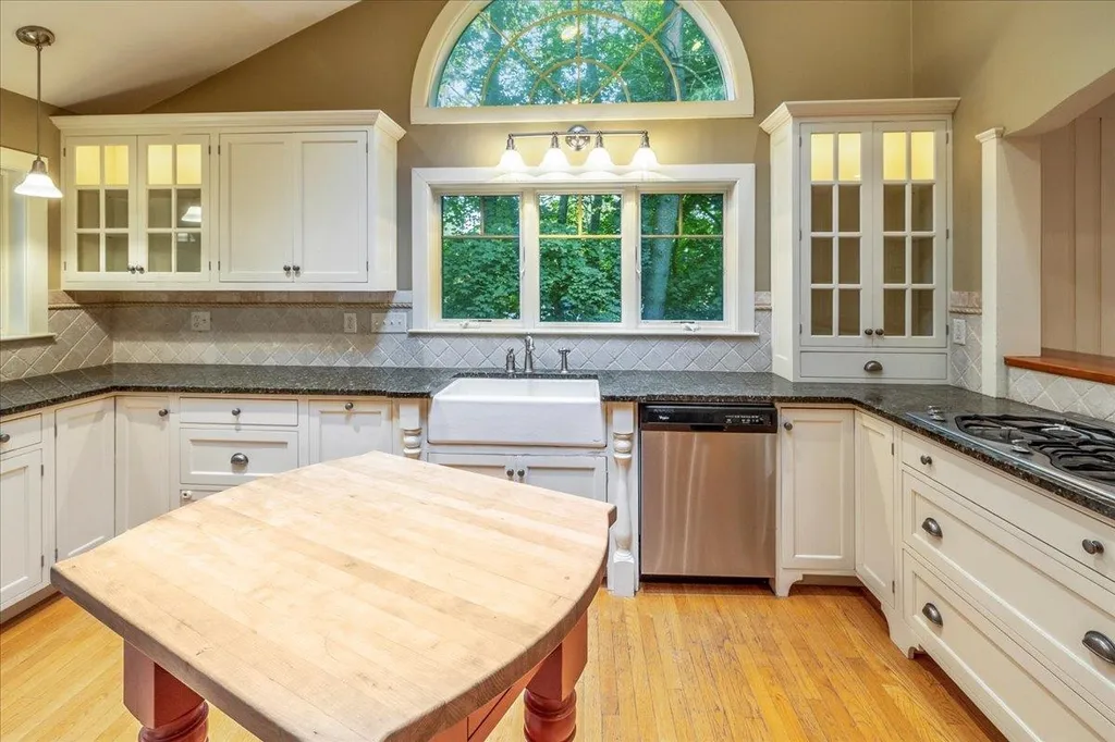 8 Wildemere Terrace Concord NH 03301