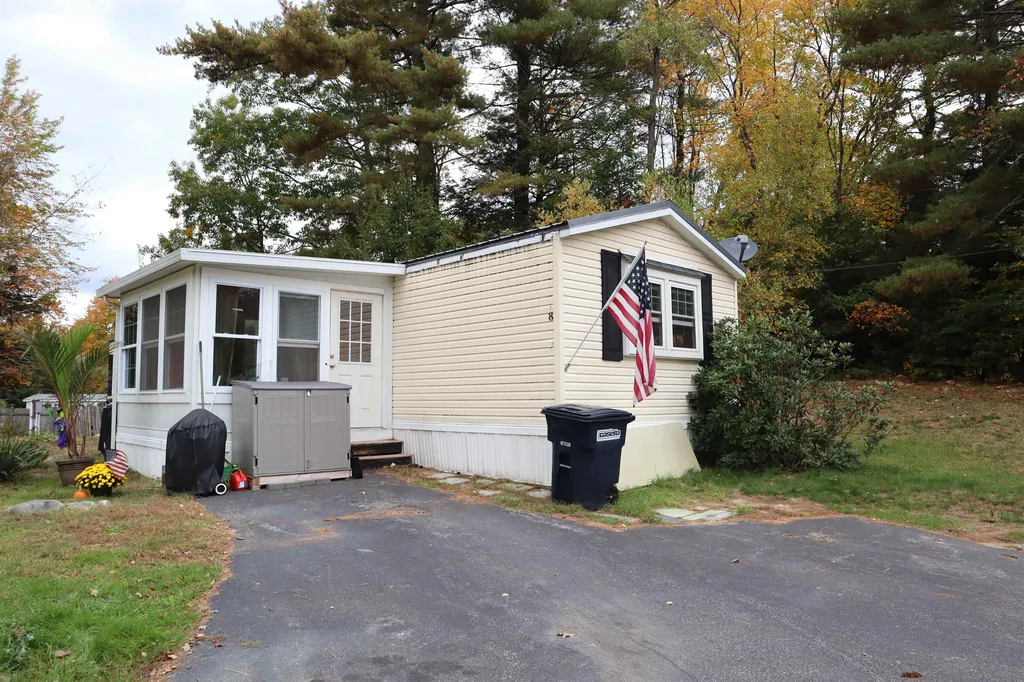 8 Marilyn Drive Allenstown NH 03275
