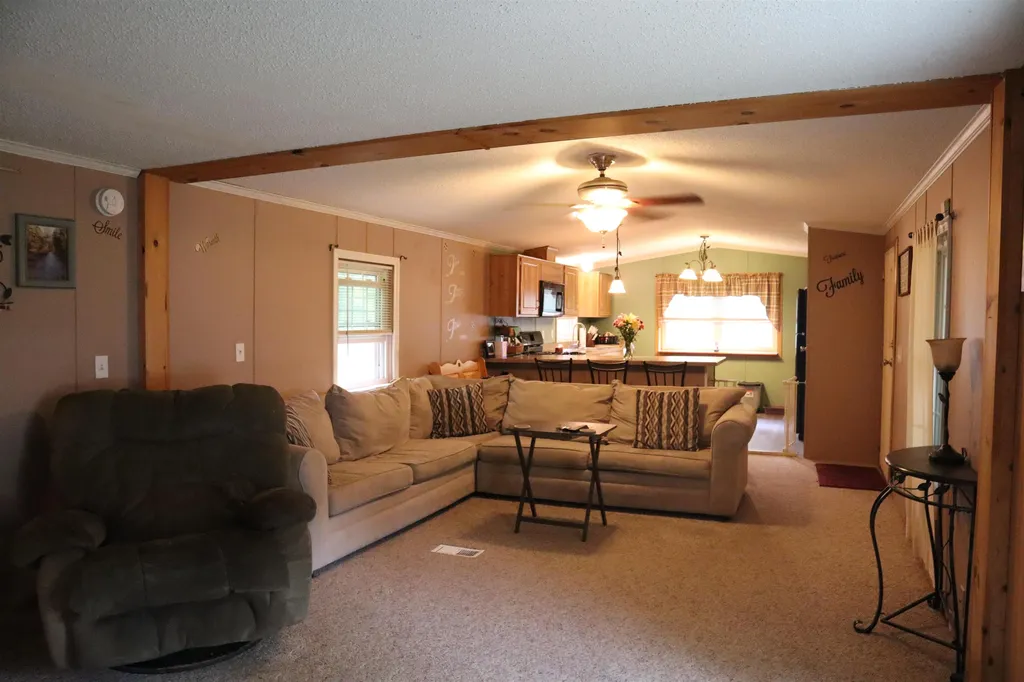 8 Marilyn Drive Allenstown NH 03275