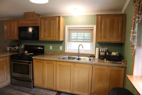 8 Marilyn Drive Allenstown NH 03275