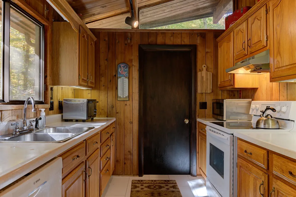 15 Brookhurst West Lane Meredith NH 03253