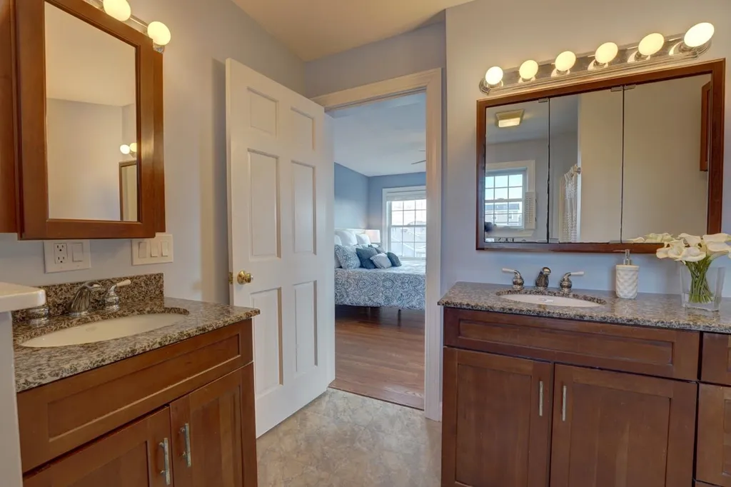 7 Pearl Street Hampton NH 03842