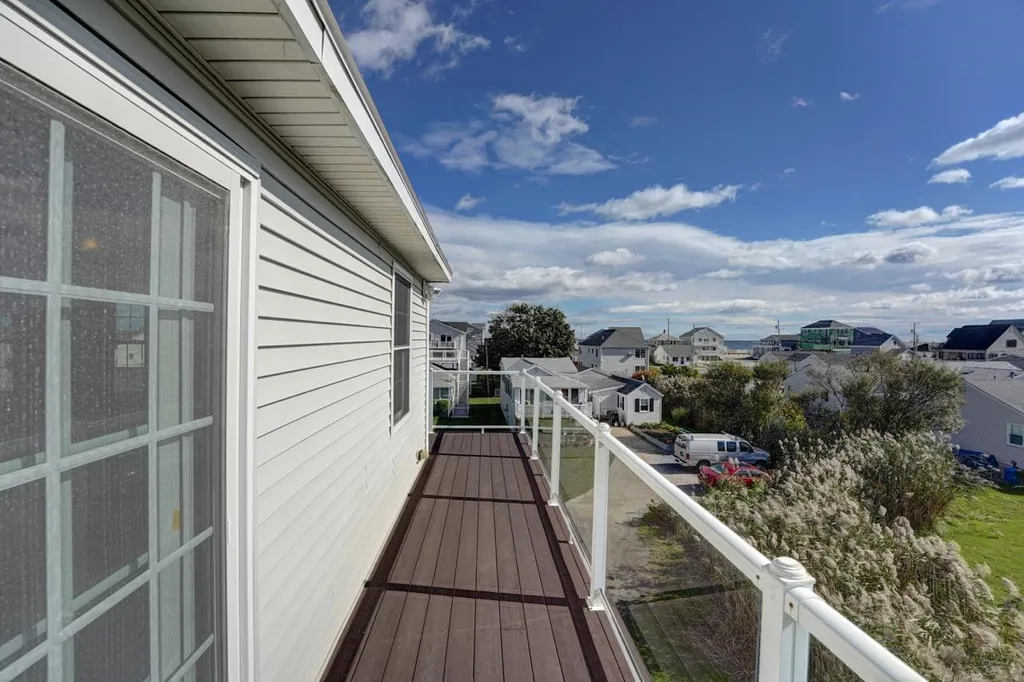 7 Pearl Street Hampton NH 03842