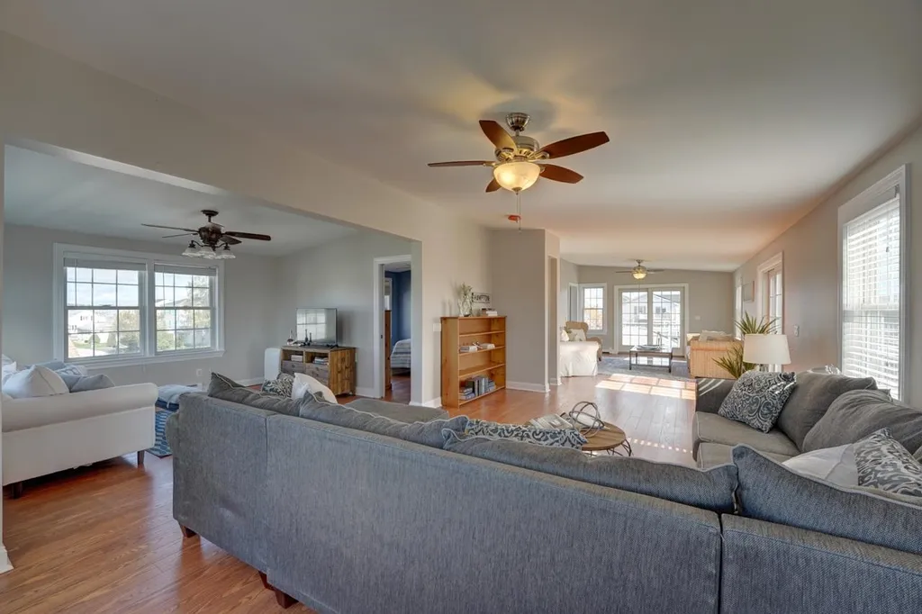 7 Pearl Street Hampton NH 03842