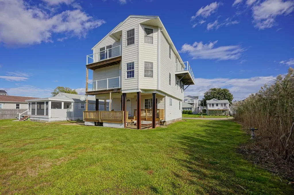 7 Pearl Street Hampton NH 03842