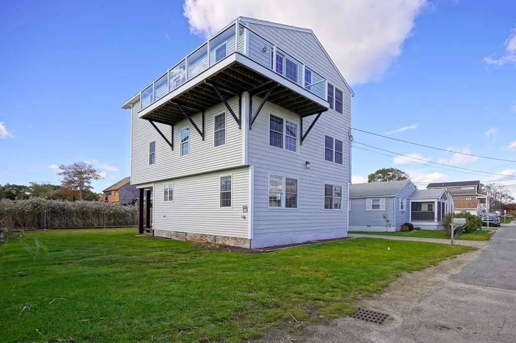 7 Pearl Street Hampton NH 03842