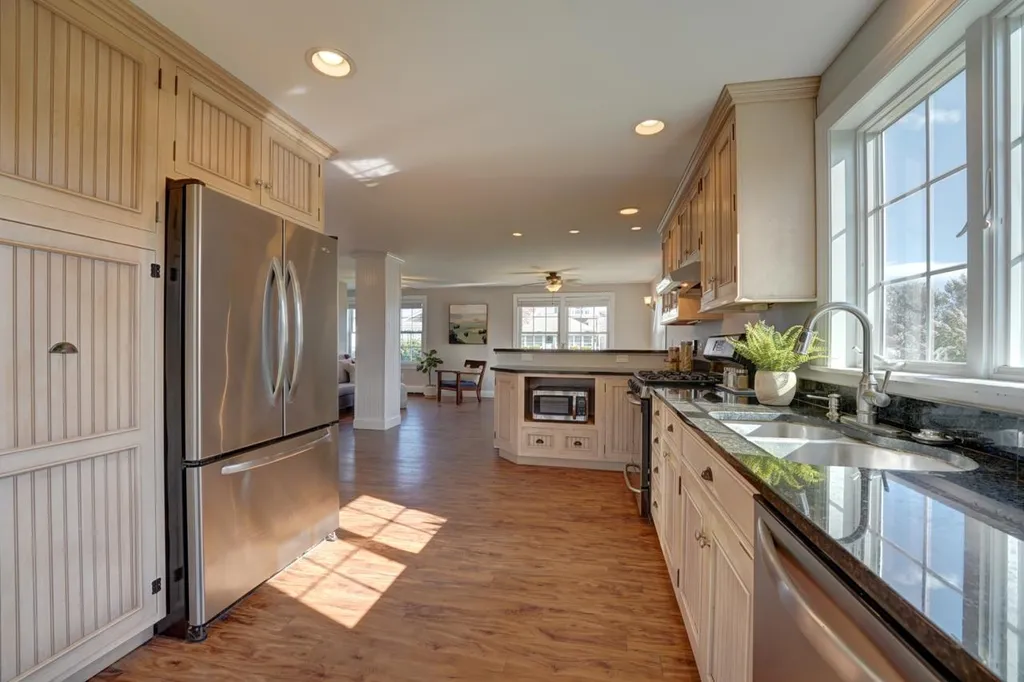 7 Pearl Street Hampton NH 03842