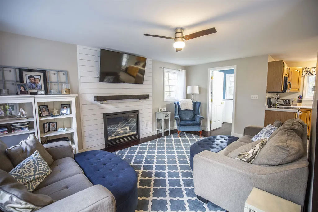 12 Sherburne Drive Raymond NH 03077