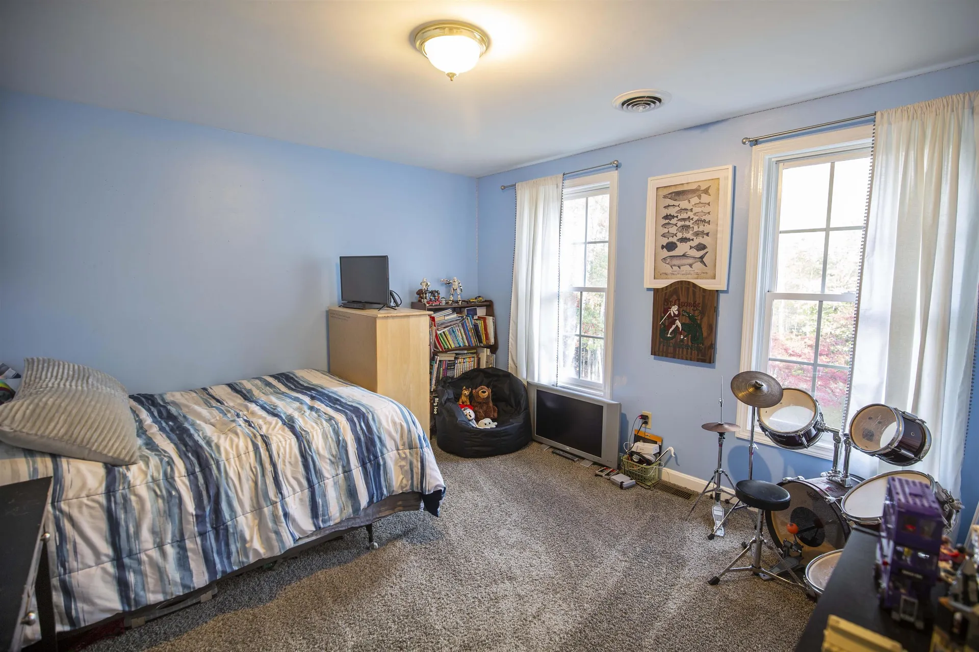 12 Sherburne Drive Raymond NH 03077