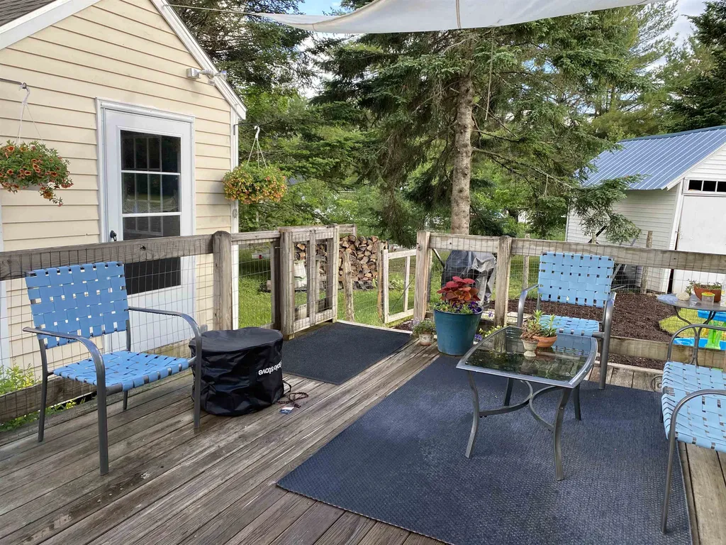 28 Pleasant Way Johnson VT 05656