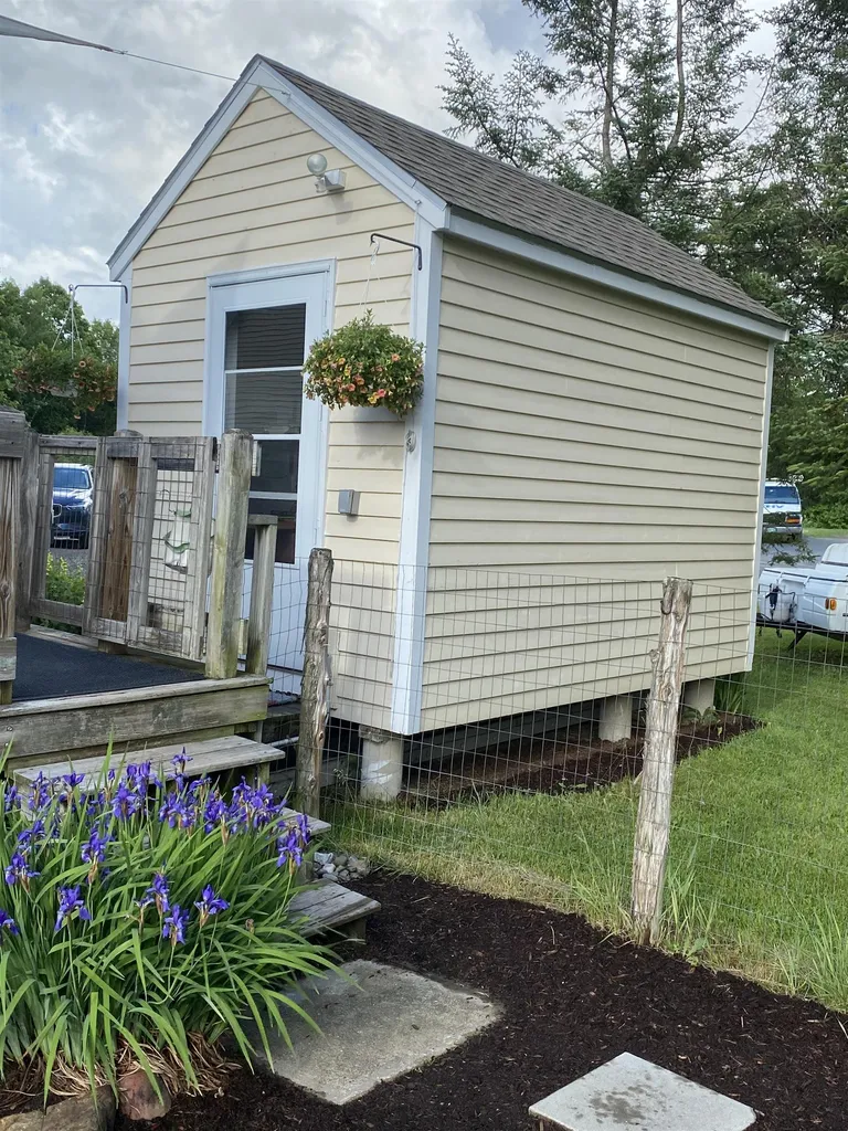 28 Pleasant Way Johnson VT 05656