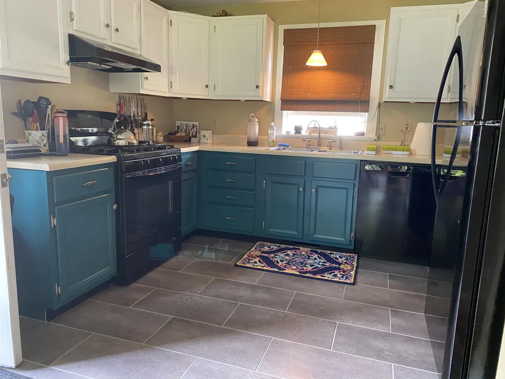 28 Pleasant Way Johnson VT 05656