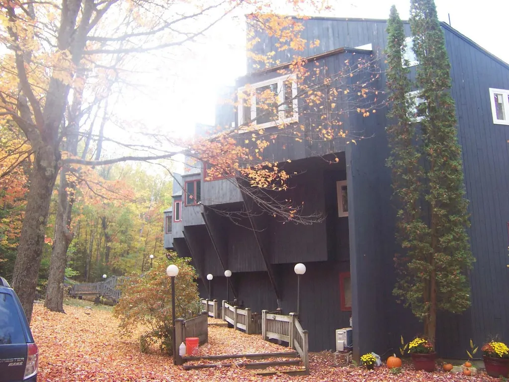 34 Weetamoo Trail Campton NH 03223