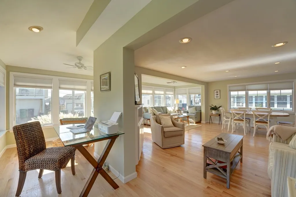 30 Nudd Avenue Hampton NH 03842