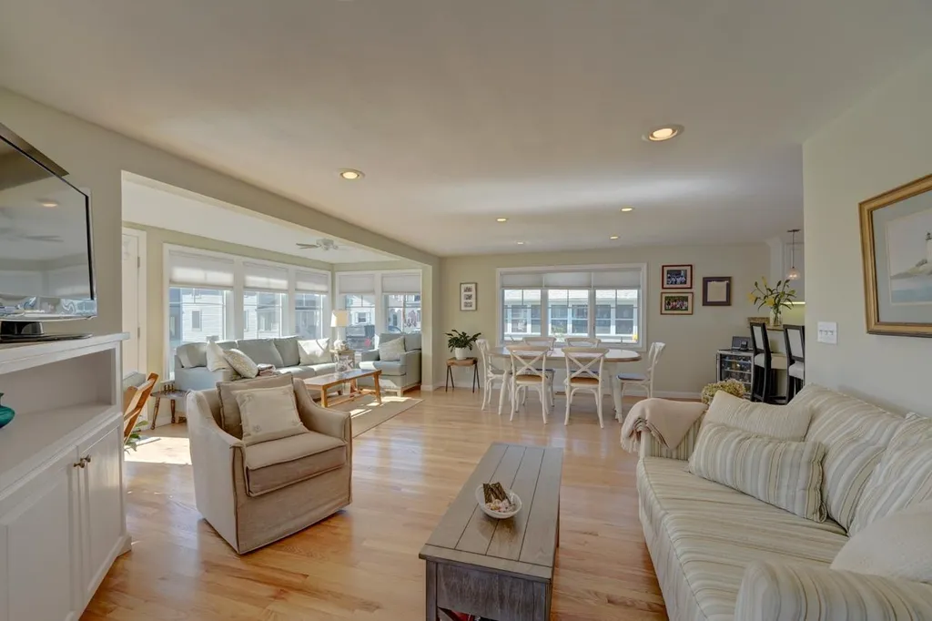 30 Nudd Avenue Hampton NH 03842