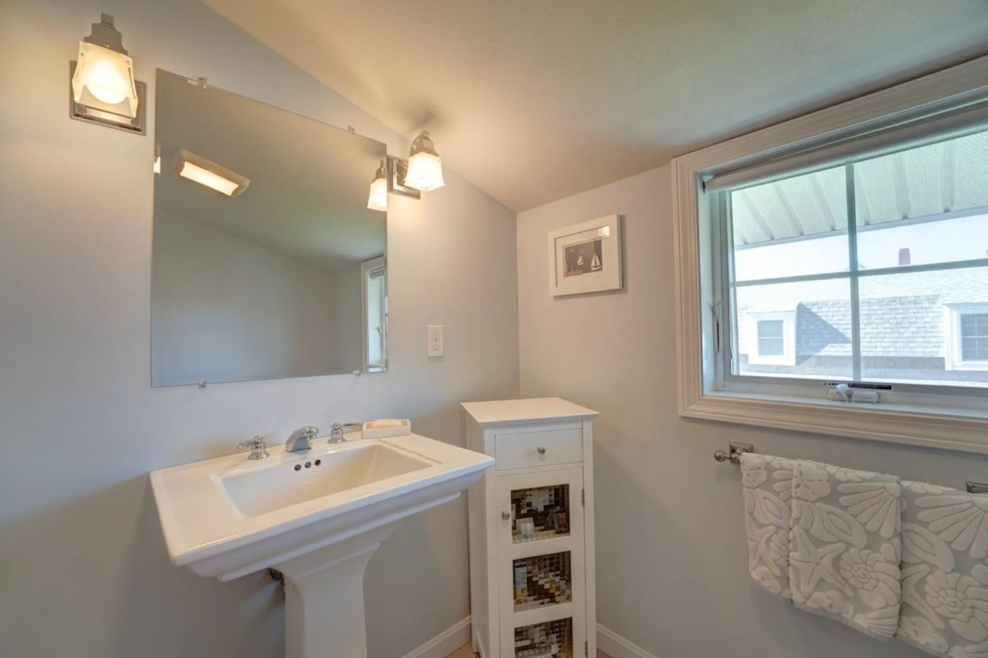 30 Nudd Avenue Hampton NH 03842