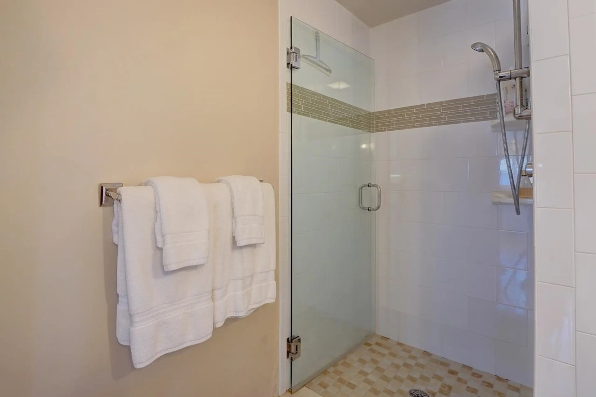 30 Nudd Avenue Hampton NH 03842